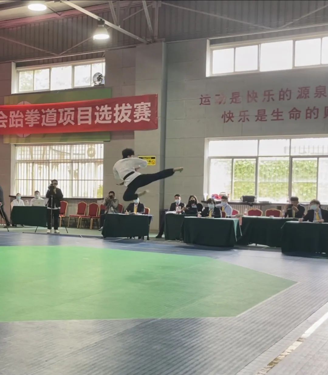 荣耀归来|恭喜广西跆拳道示范团副团长邓庭锋夺得第31届世界大学生夏季运动会跆拳道项目选拔赛男子个人品势冠军(图7) 7.jpg