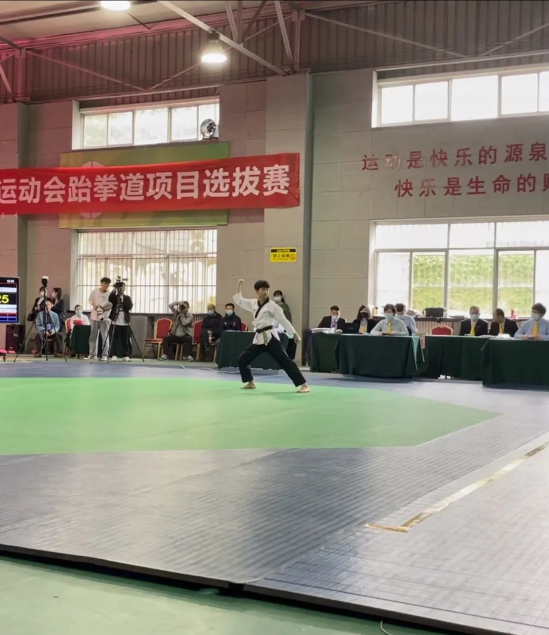 荣耀归来|恭喜广西跆拳道示范团副团长邓庭锋夺得第31届世界大学生夏季运动会跆拳道项目选拔赛男子个人品势冠军(图8) 8.jpg