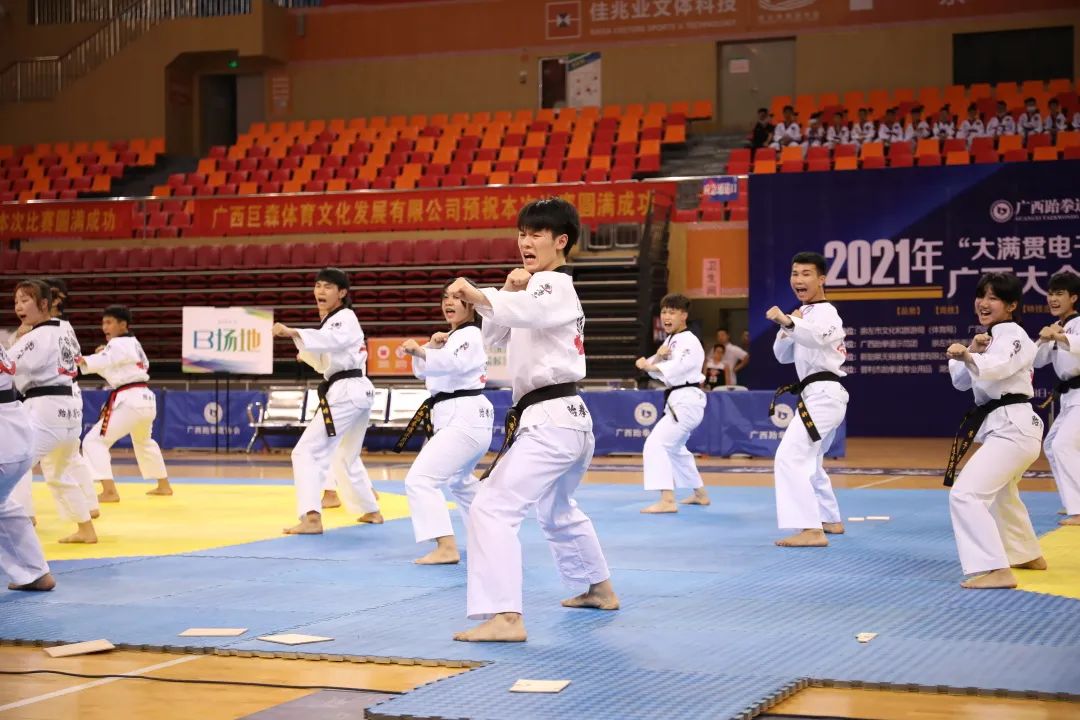 2021年“大满贯电子护具杯”广西大众跆拳道锦标赛拉开帷幕(图16)