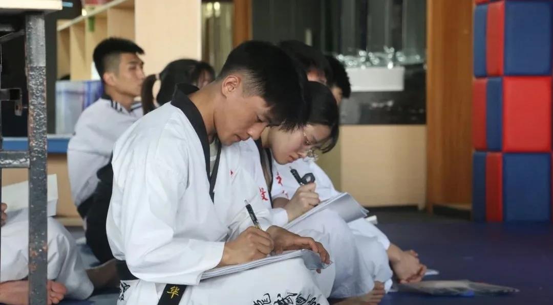 人才培养|2021年广西大众跆拳道中级教练员、一级裁判员、晋级官晋升培训班暨晋段考试圆满完成(图6)