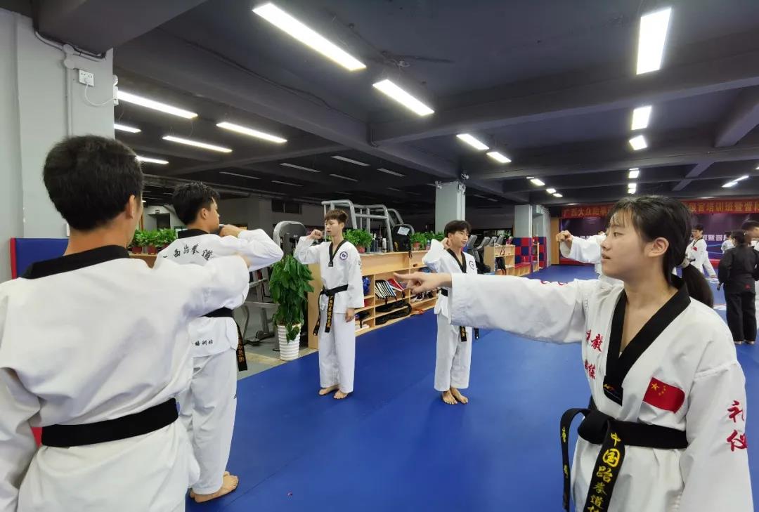 人才培养|2021年广西大众跆拳道中级教练员、一级裁判员、晋级官晋升培训班暨晋段考试圆满完成(图20)