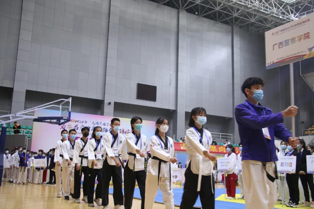 2020年“大满贯电子护具杯”第二届广西高校跆拳道锦标赛拉开帷幕(图35) 2020年“大满贯电子护具杯”第二届广西高校跆拳道锦标赛拉开帷幕(图35)