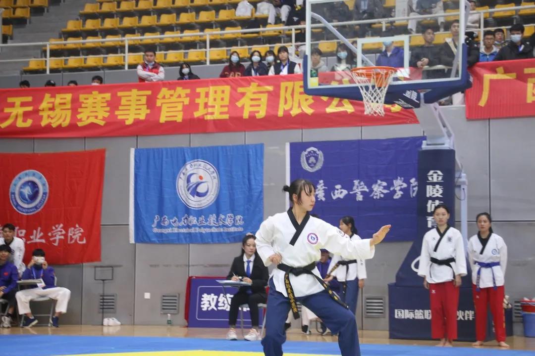 2020年“大满贯电子护具杯”第二届广西高校跆拳道锦标赛拉开帷幕(图38) 2020年“大满贯电子护具杯”第二届广西高校跆拳道锦标赛拉开帷幕(图38)