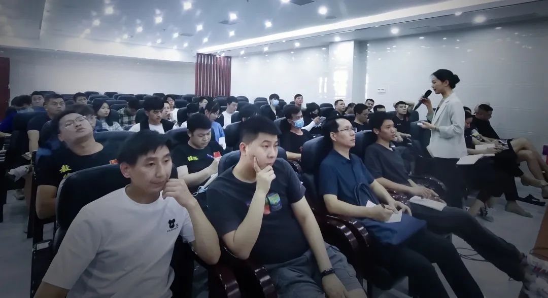 公益培训|广西跆拳道协会公益下基层系列(教学)巡回活动-桂林站圆满完成(图6) 公益培训|广西跆拳道协会公益下基层系列(教学)巡回活动-桂林站圆满完成(图6)